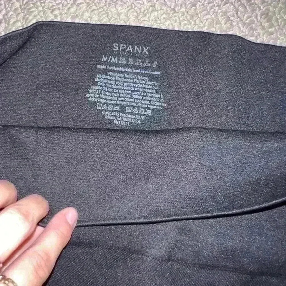 Spanx black leggings - Picture 2 of 3